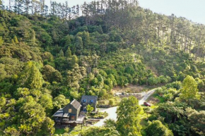 Matakana Retreat - Luxury Off Grid Lodge in Nature
